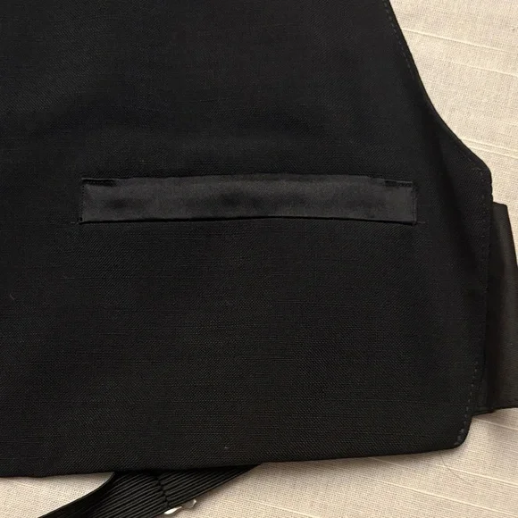 Elegant Men's Tuxedo Vest Black Tie Adjustable Waist and Neck - Picture 4 of 9